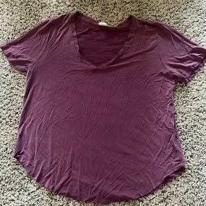 Satiny loose fitted v neck